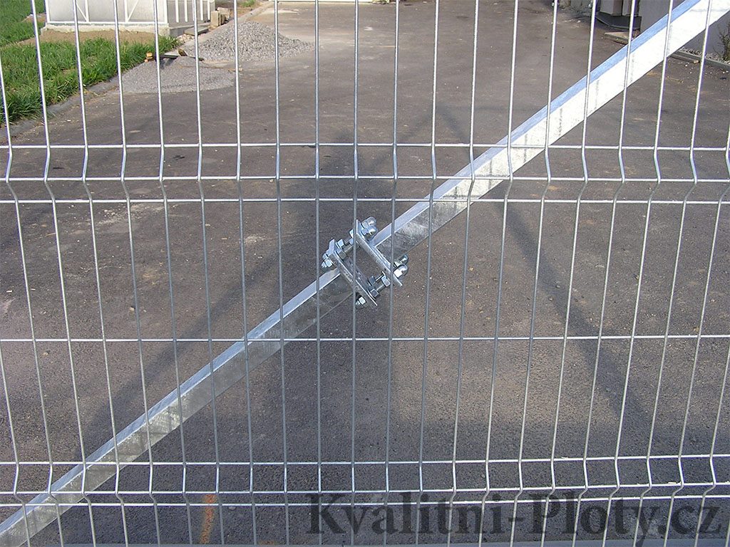 Brána s automatickým pohonem 11