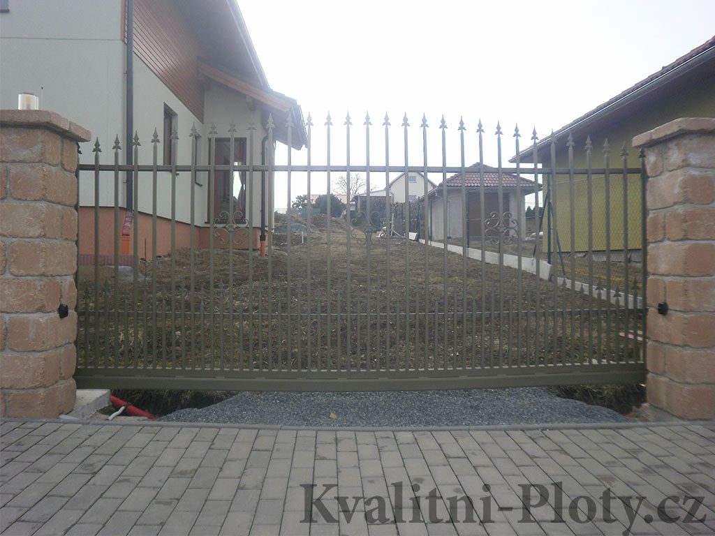 Brána s automatickým pohonem 15
