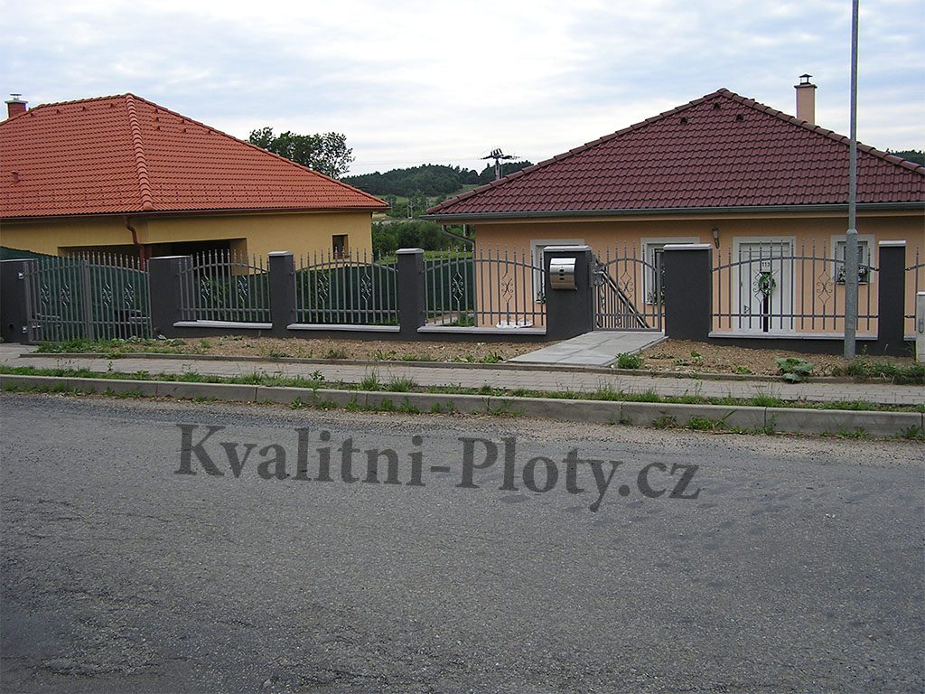 Plot z jaklu 1