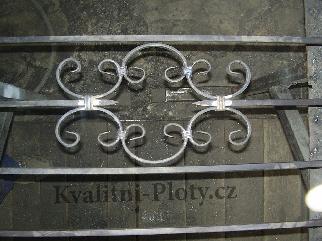 Kovaný ornament plotového dílce